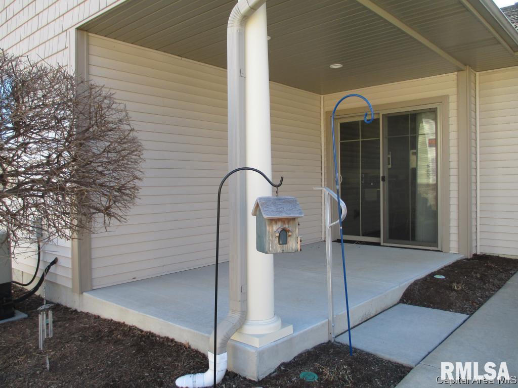 817 Longleaf Court Springfield, IL 62711 - Photo 3 of 32