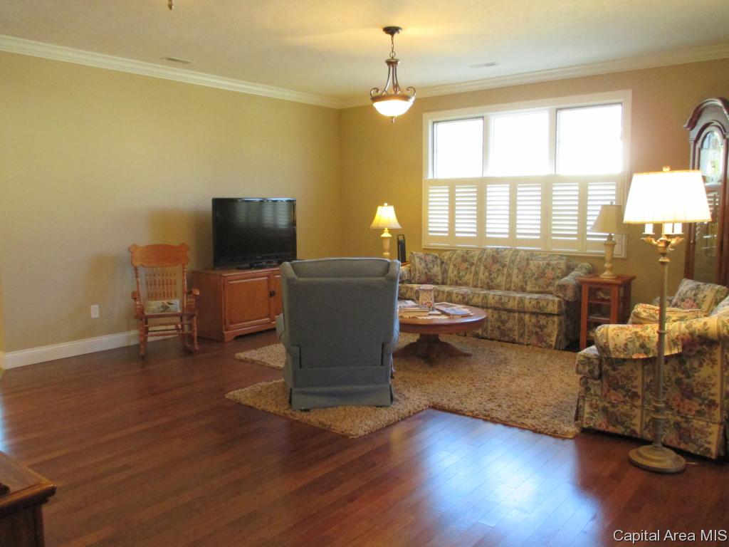 817 Longleaf Court Springfield, IL 62711 - Photo 7 of 32
