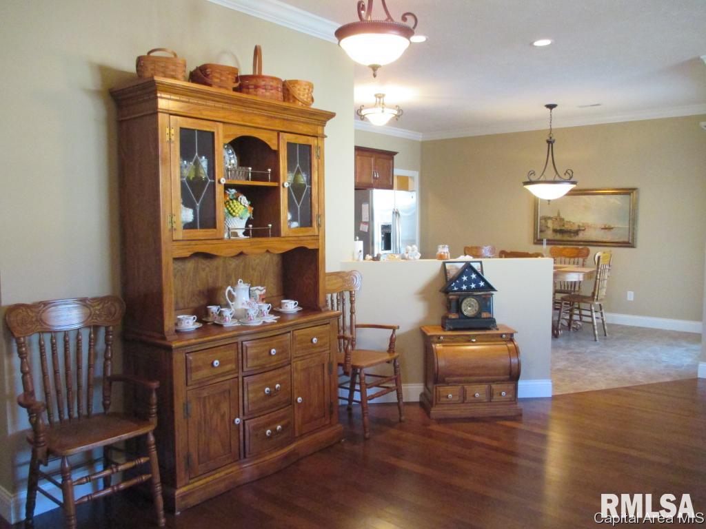 817 Longleaf Court Springfield, IL 62711 - Photo 10 of 32