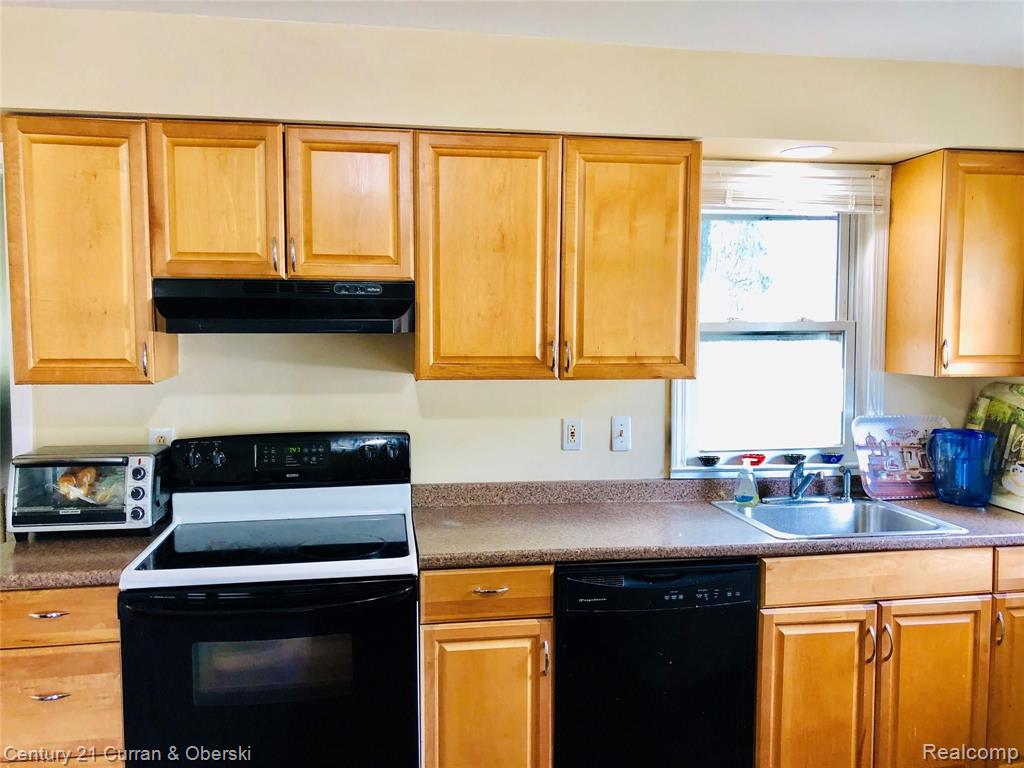 6763 North Gulley Road Dearborn Heights, MI 48127 - Photo 9 of 21