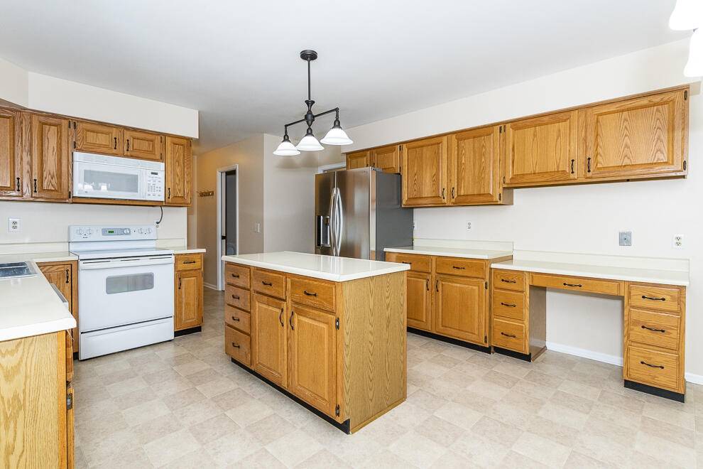 6332 Rothbury Street Portage, MI 49024 - Photo 16 of 51 RN5_1886