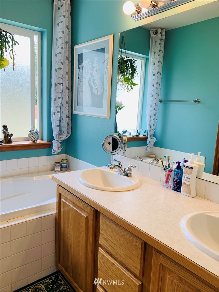 7722 Johnson Point Road Northeast Olympia, WA 98516 - Photo 11 of 16 Gallery Image 11