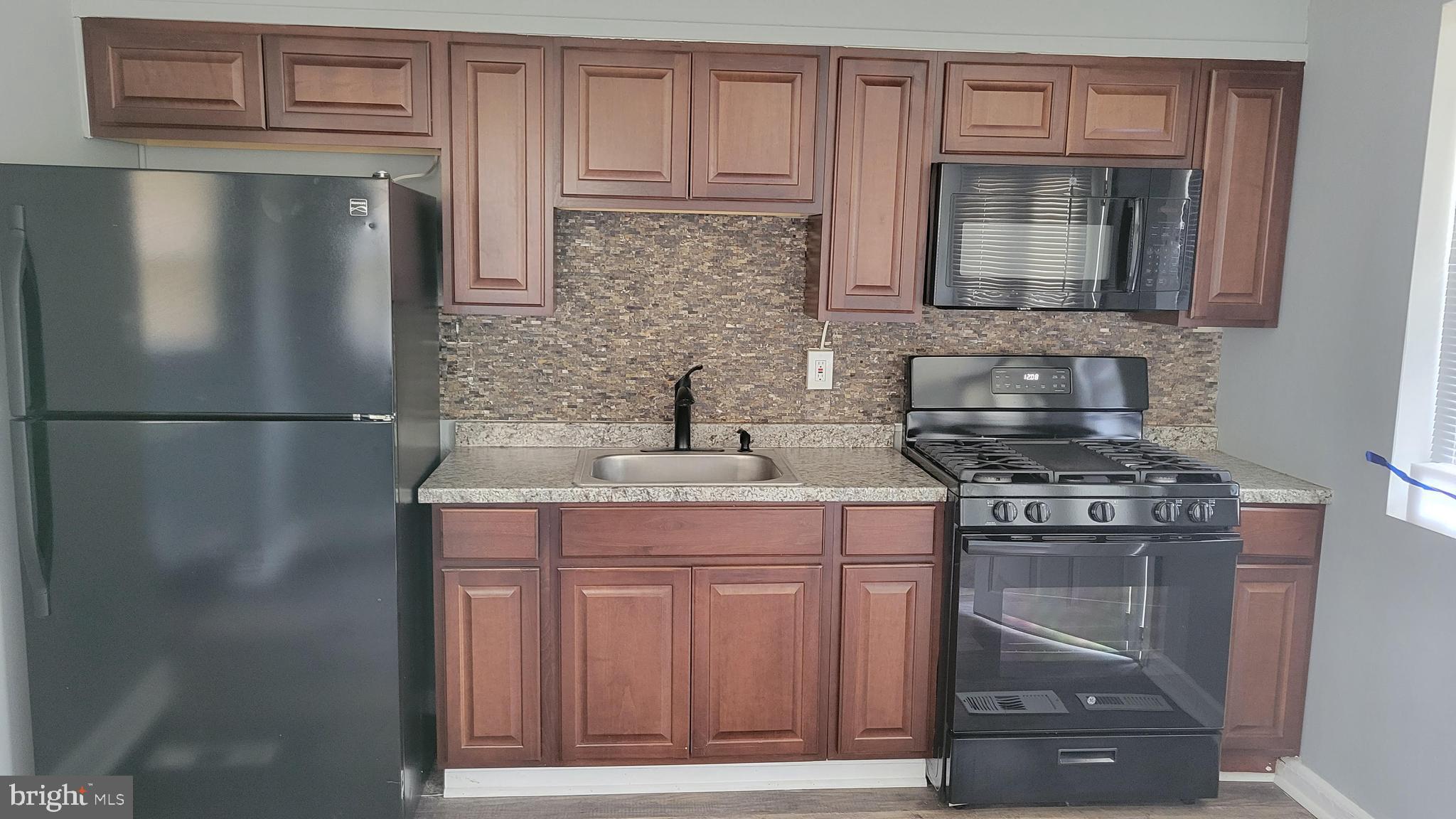 6952 Reisterstown Road Baltimore, MD 21215 - Photo 7 of 14 Kitchen
