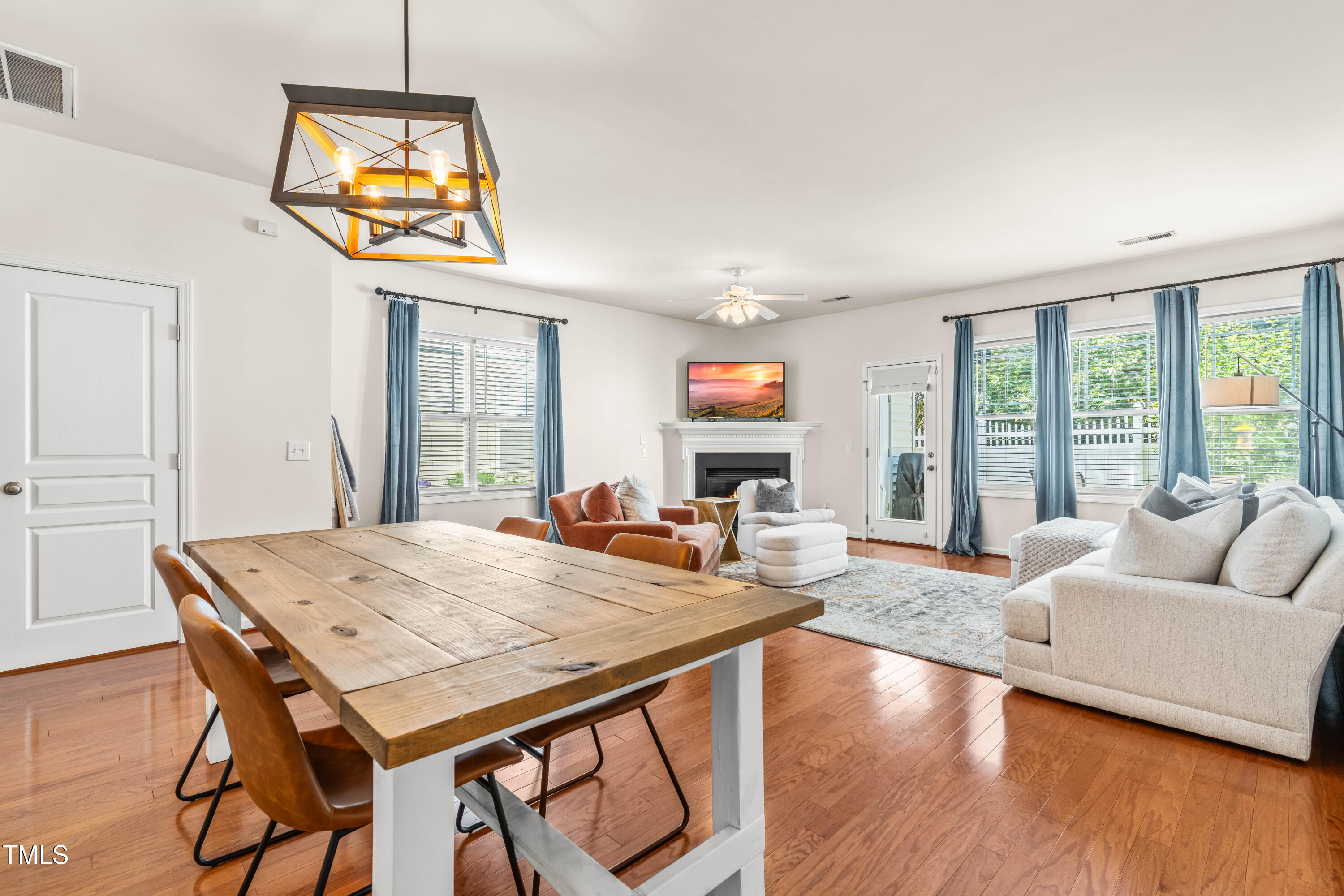 2635 Asher View Court Raleigh, NC 27606 - Photo 10 of 29 DSC05797
