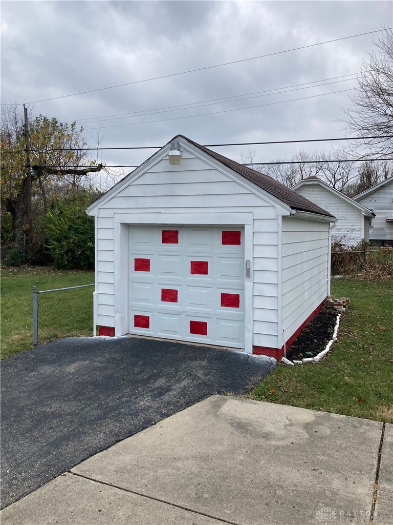 425 Elmhurst Road Dayton, OH 45417 - Photo 3 of 13
