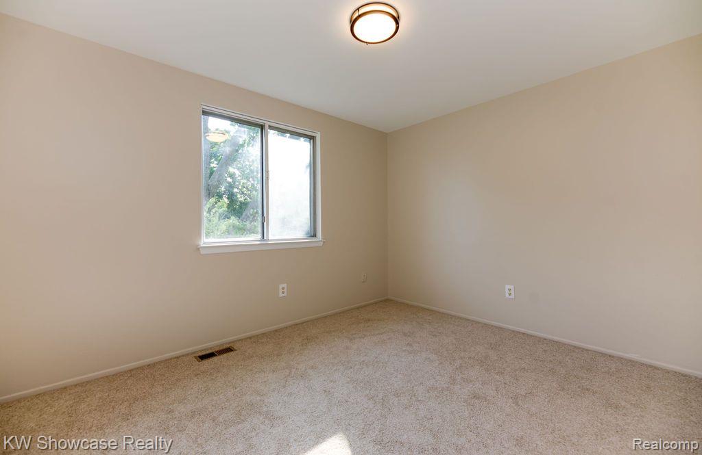 16008 Newburgh Road Livonia, MI 48154 - Photo 25 of 29 3rd Bedroom 2nd floor