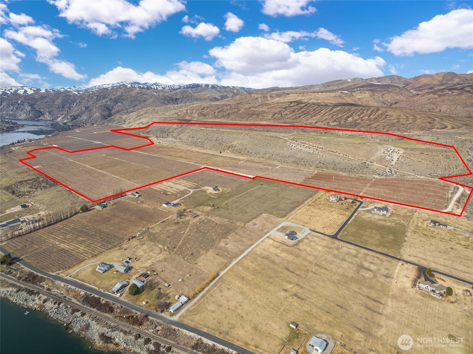 15 Chelan Butte Road Chelan, WA 98816 - Photo 2 of 31