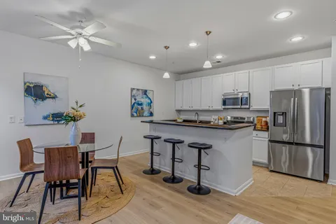 $435,000 | 2665 Prosperity Avenue, Unit 104, Fairfax, VA 22031