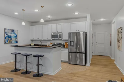 $435,000 | 2665 Prosperity Avenue, Unit 104, Fairfax, VA 22031