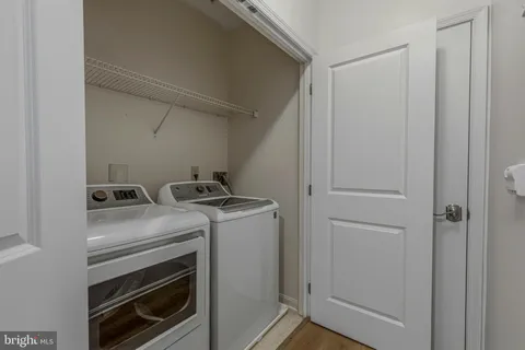 $435,000 | 2665 Prosperity Avenue, Unit 104, Fairfax, VA 22031