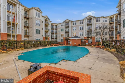 $435,000 | 2665 Prosperity Avenue, Unit 104, Fairfax, VA 22031