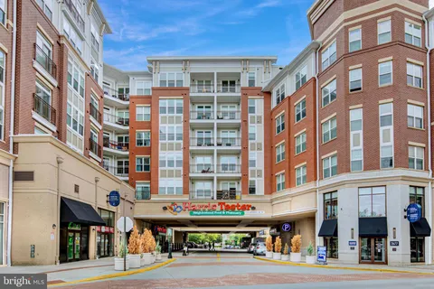 $435,000 | 2665 Prosperity Avenue, Unit 104, Fairfax, VA 22031