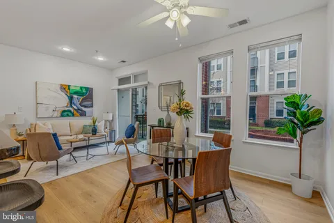 $435,000 | 2665 Prosperity Avenue, Unit 104, Fairfax, VA 22031
