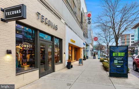 $435,000 | 2665 Prosperity Avenue, Unit 104, Fairfax, VA 22031