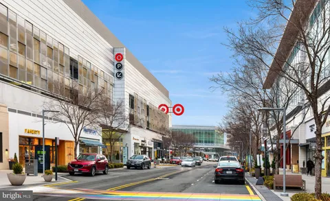 $435,000 | 2665 Prosperity Avenue, Unit 104, Fairfax, VA 22031