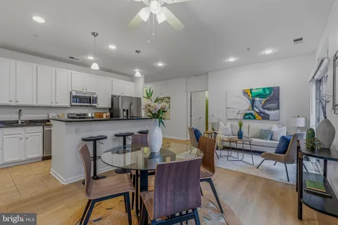 $435,000 | 2665 Prosperity Avenue, Unit 104, Fairfax, VA 22031