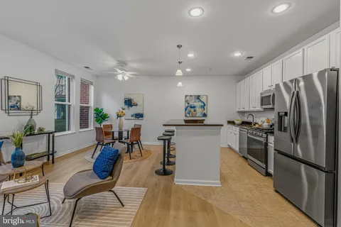 $435,000 | 2665 Prosperity Avenue, Unit 104, Fairfax, VA 22031