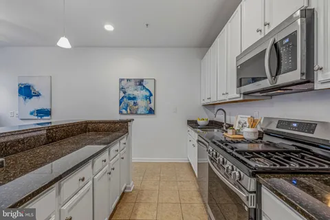 $435,000 | 2665 Prosperity Avenue, Unit 104, Fairfax, VA 22031