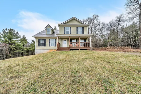 $471,500 | 202 Panther Drive Southeast, Floyd, VA 24091