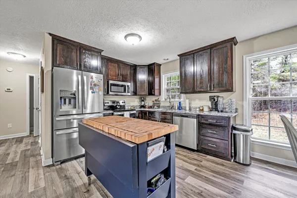 $471,500 | 202 Panther Drive Southeast, Floyd, VA 24091