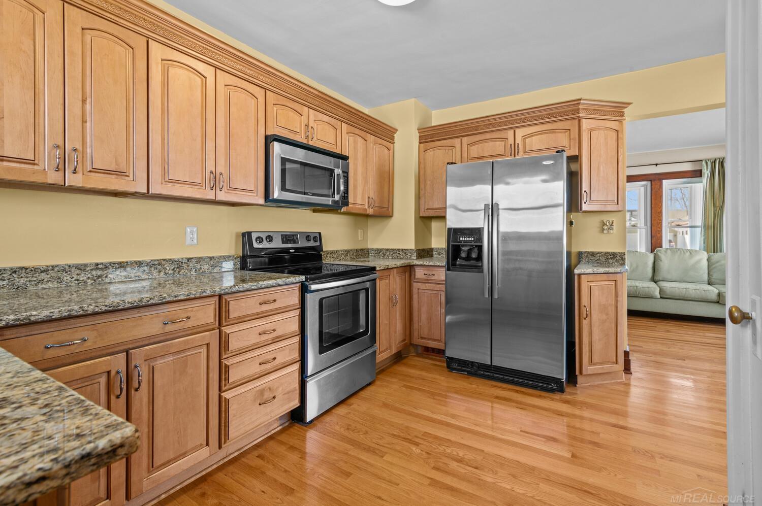 39 Riverside Drive Mount Clemens, MI 48043 - Photo 13 of 39 50135794-3088fb6d-7168-4834-98b0-647af6ff5b52.JPG