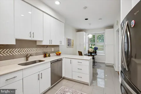 $1,480,000 | 6113 Goldtree Way, Bethesda, MD 20817