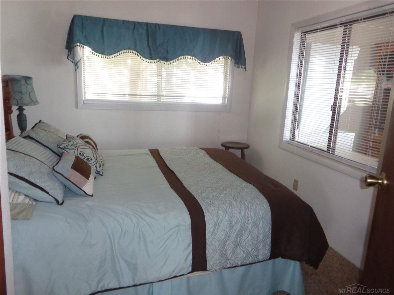 6109 Lakeshore Road Lexington, MI 48450 - Photo 13 of 31 31391900-12.JPG