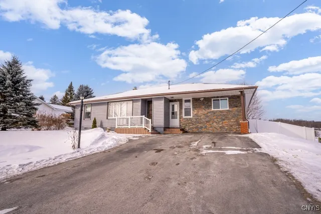 $269,900 | 2685 Sulphur Spring Road, Paris, NY 13456