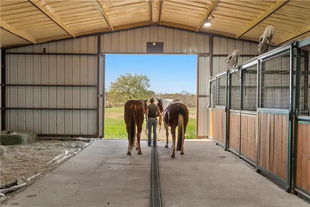 $1,500,000 | 399 Satin Road, Chilton, TX 76632