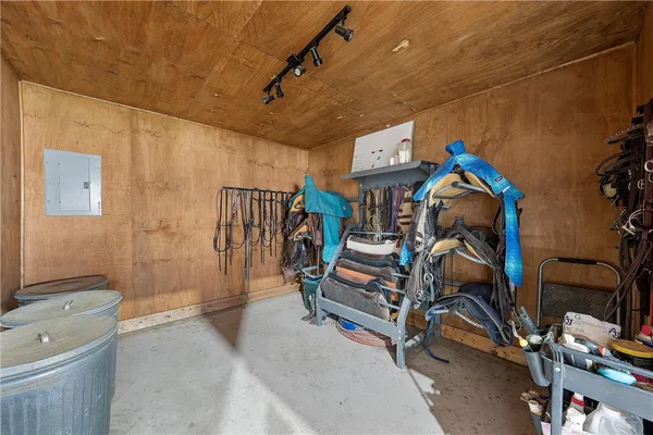 $1,500,000 | 399 Satin Road, Chilton, TX 76632