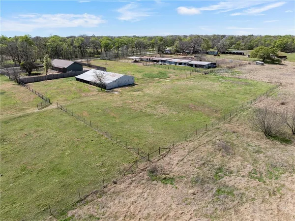 $1,500,000 | 399 Satin Road, Chilton, TX 76632