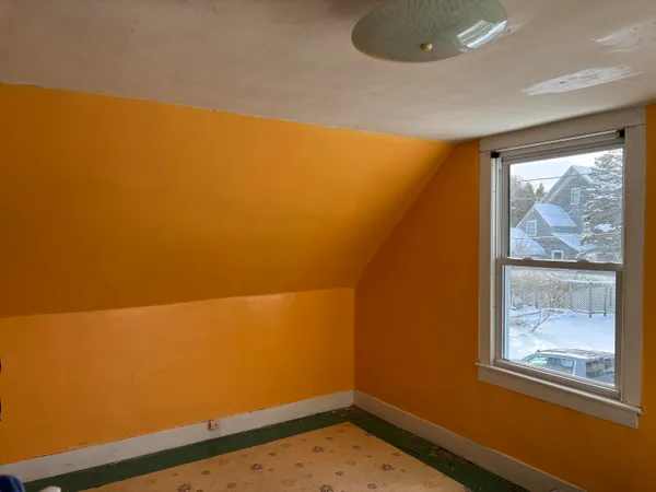 $305,000 | 11 Cottage Street, Vinalhaven, ME 04863