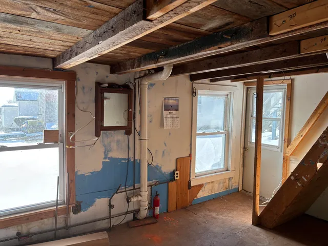 $305,000 | 11 Cottage Street, Vinalhaven, ME 04863