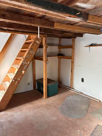 $305,000 | 11 Cottage Street, Vinalhaven, ME 04863