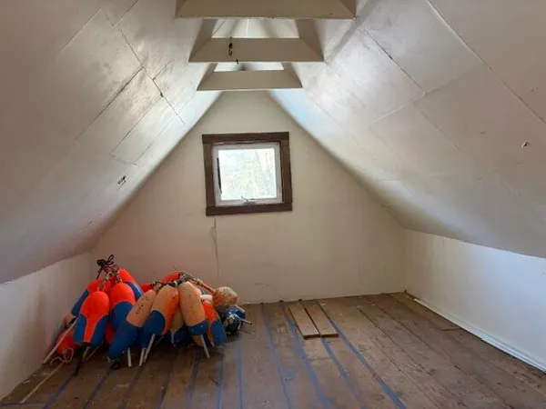 $305,000 | 11 Cottage Street, Vinalhaven, ME 04863