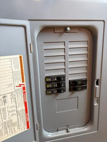 $305,000 | 11 Cottage Street, Vinalhaven, ME 04863