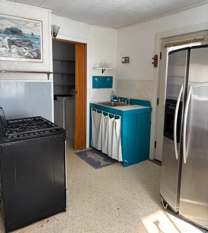 $305,000 | 11 Cottage Street, Vinalhaven, ME 04863