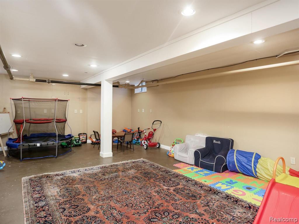 1122 Bishop Road Grosse Pointe Park, MI 48230 - Photo 33 of 44
