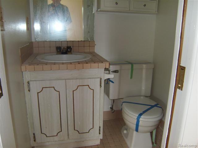 2725 Bullard Road Hartland, MI 48353 - Photo 15 of 15 2725 MSTR BATH