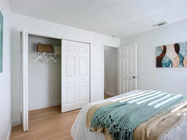 $210,000 | 2014 Hampstead Circle, Sun City Center, FL 33573