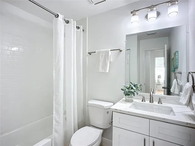 $210,000 | 2014 Hampstead Circle, Sun City Center, FL 33573