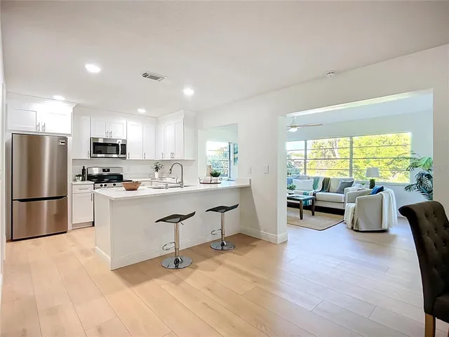 $210,000 | 2014 Hampstead Circle, Sun City Center, FL 33573