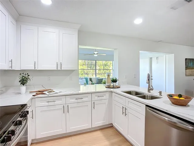 $210,000 | 2014 Hampstead Circle, Sun City Center, FL 33573