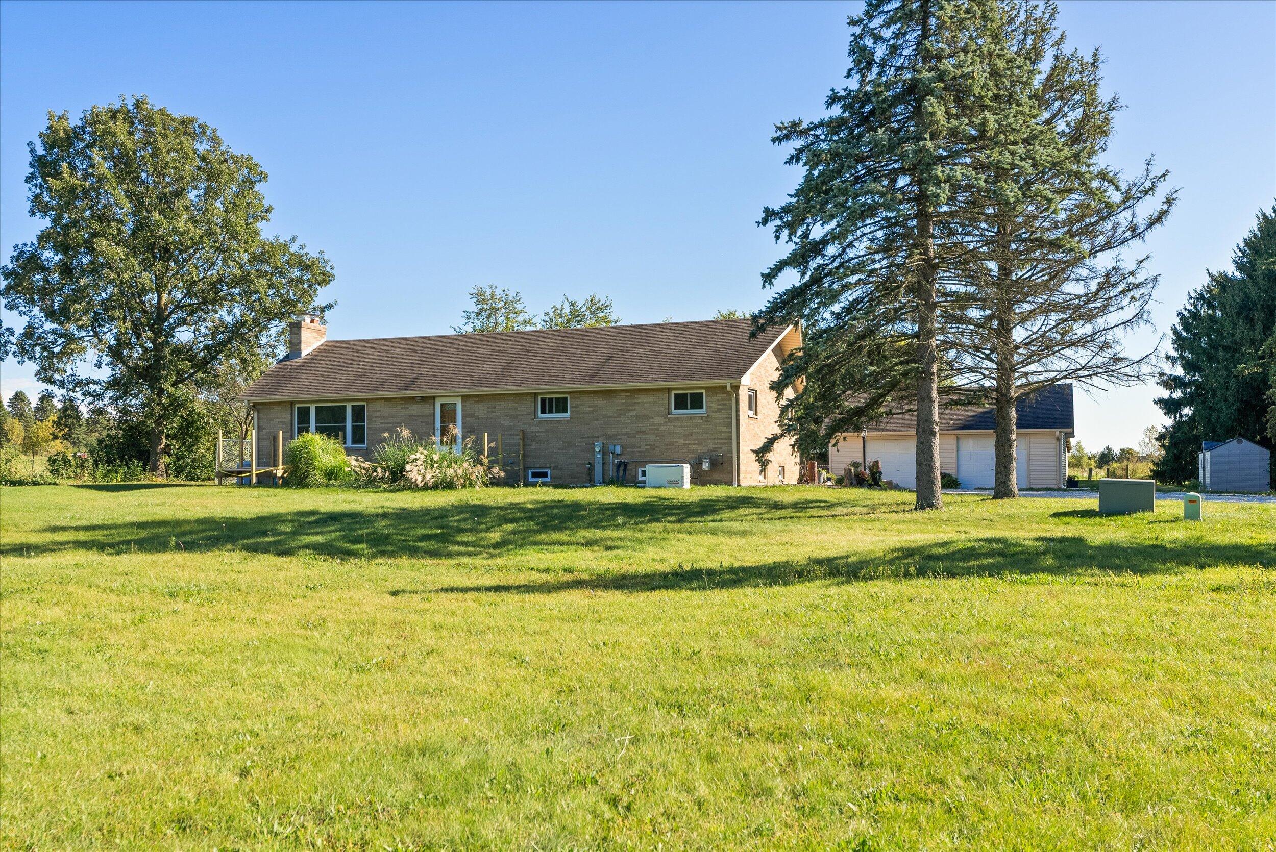 6735 38th St - Front