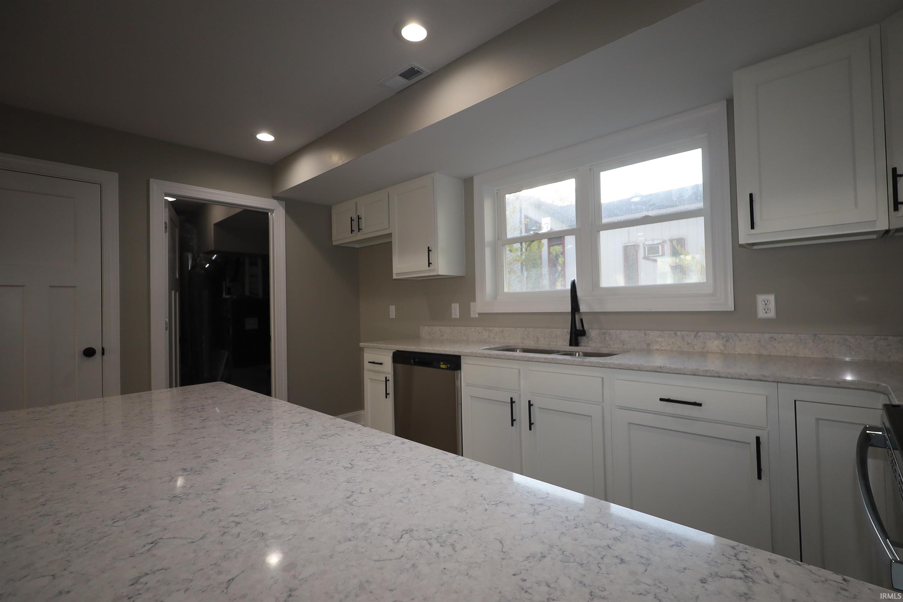 2180 & 2190 Barr Street Fort Wayne, IN 46803 - Photo 24 of 34