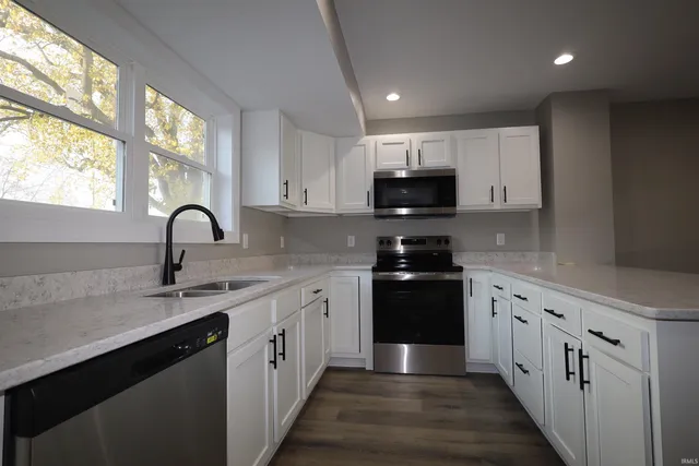 $389,900 | 2180 & 2190 Barr Street, Fort Wayne, IN 46803