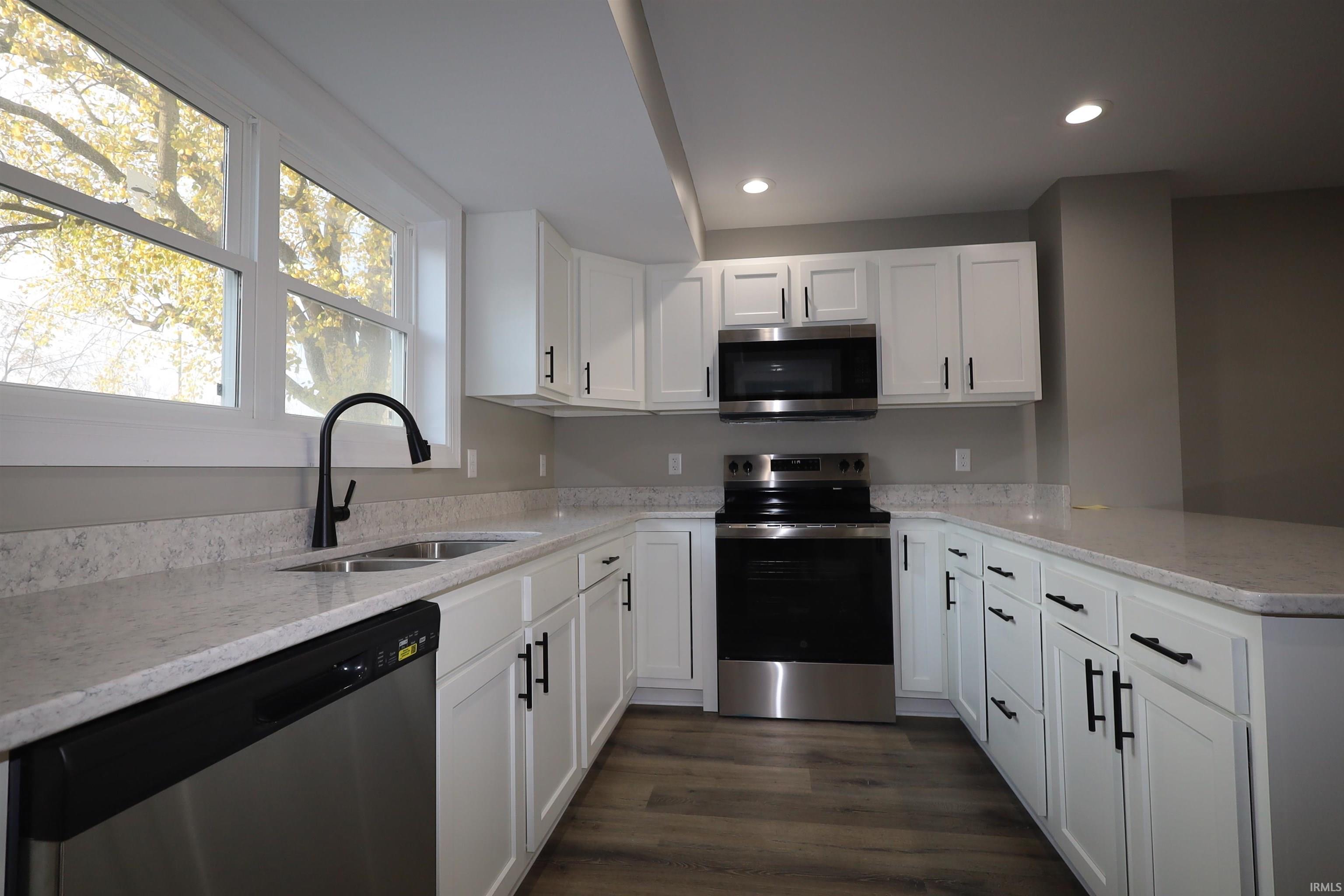 2180 & 2190 Barr Street Fort Wayne, IN 46803 - Photo 27 of 34