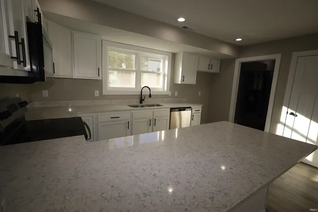 $389,900 | 2180 & 2190 Barr Street, Fort Wayne, IN 46803