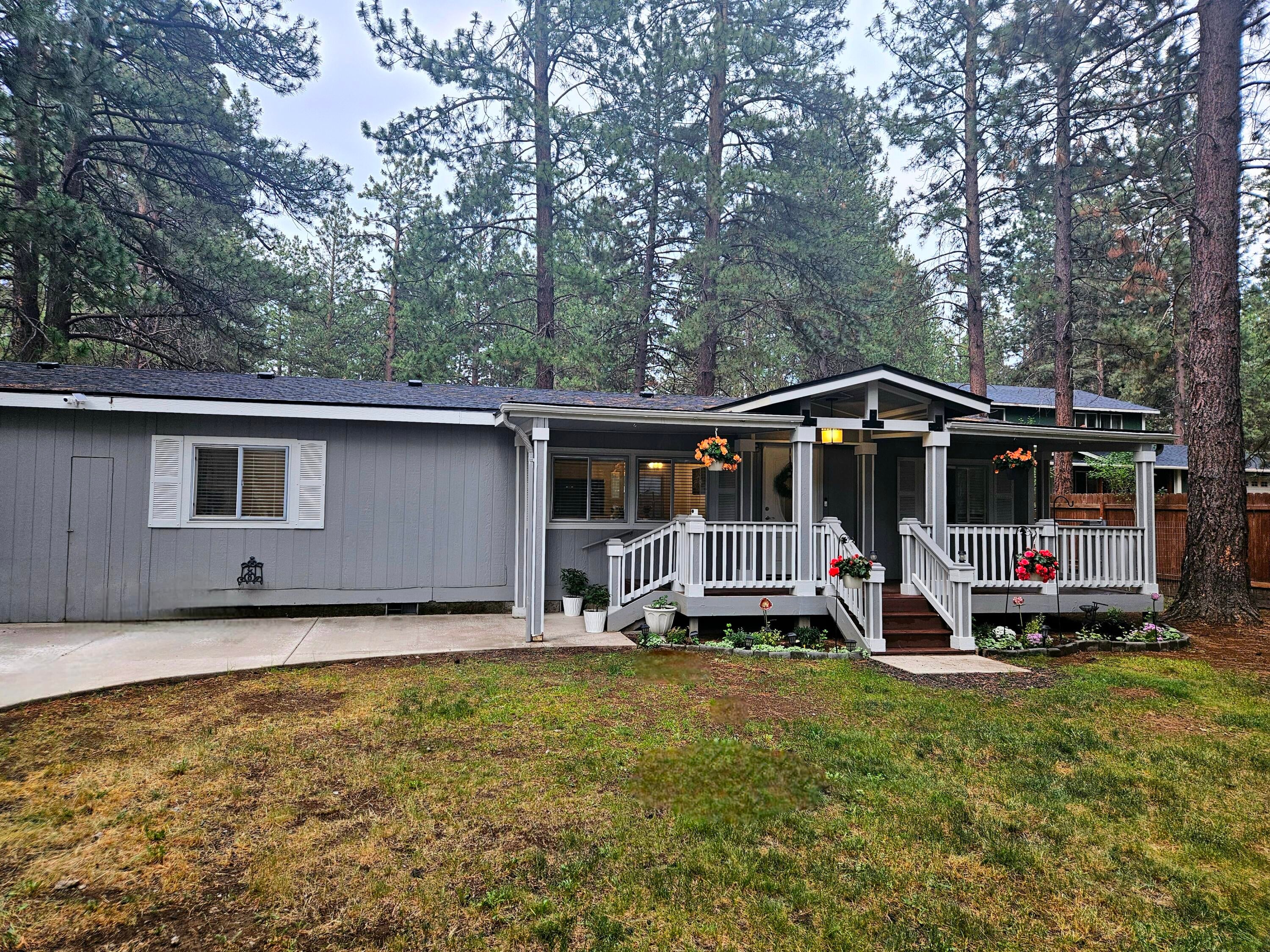 19260 Shoshone Road Bend, OR 97702 - Photo 2 of 24 20250624_200027