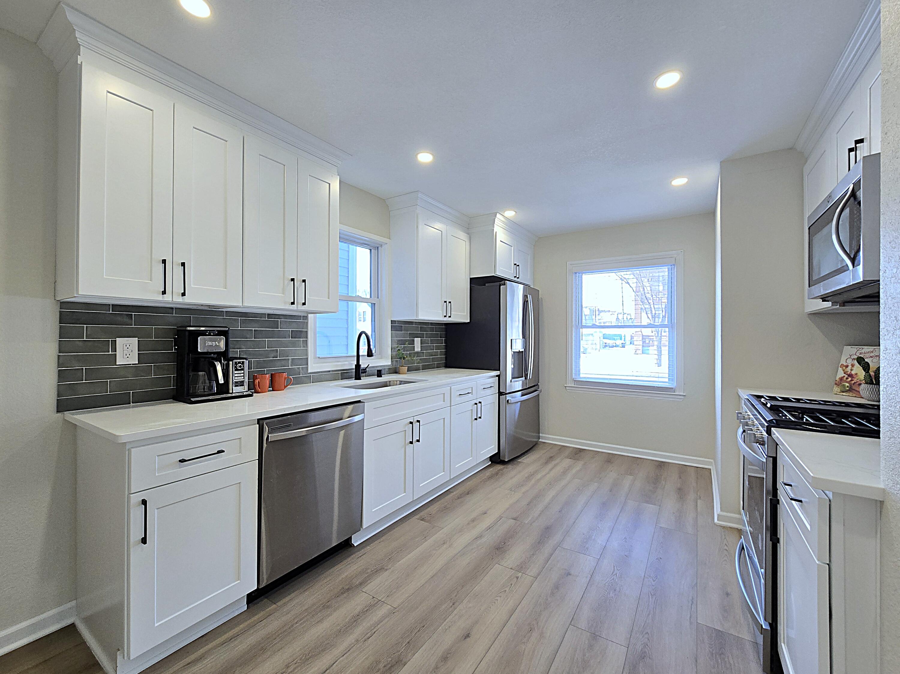 2546 South 13th Street Milwaukee, WI 53215 - Photo 2 of 53 Kitchen